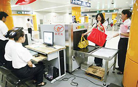全國軌道交通、快遞等行業(yè)發(fā)展迅速，快遞X光安檢機(jī)出招！
